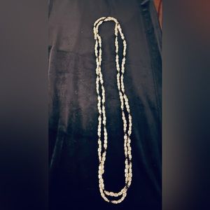 Cultured fresh water pearls w/black & gold bead accents
